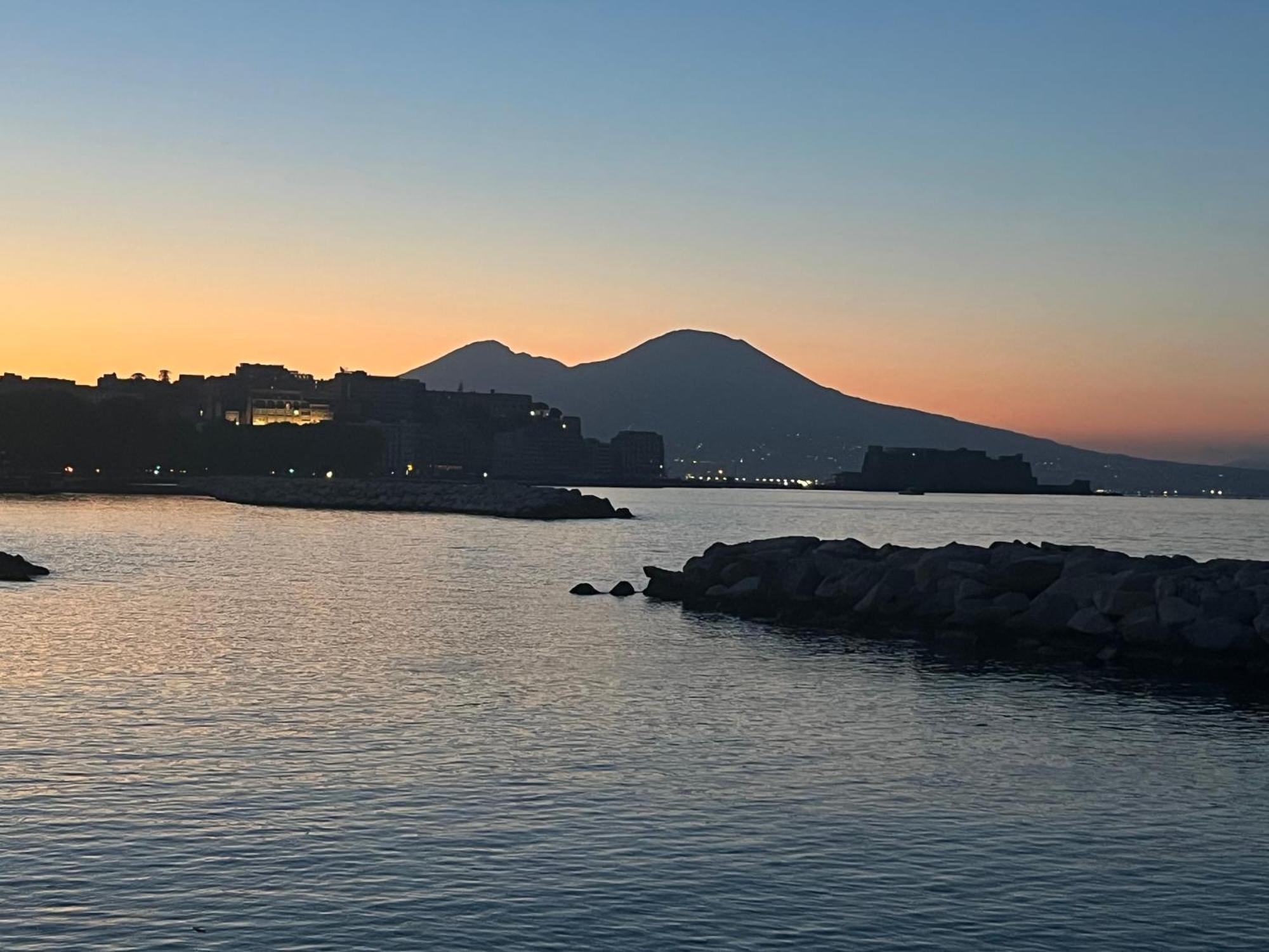 Un Posto Solare * Naples